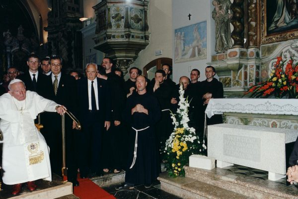 svetiste trsat sjecanje na posjet ivana pavla II trsat rijeka 2003 moli za nas oltar